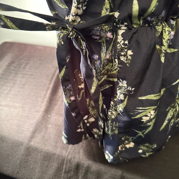 VERO Moda Wrap Around And Tie Blouse Size Large - Picture 4 of 6